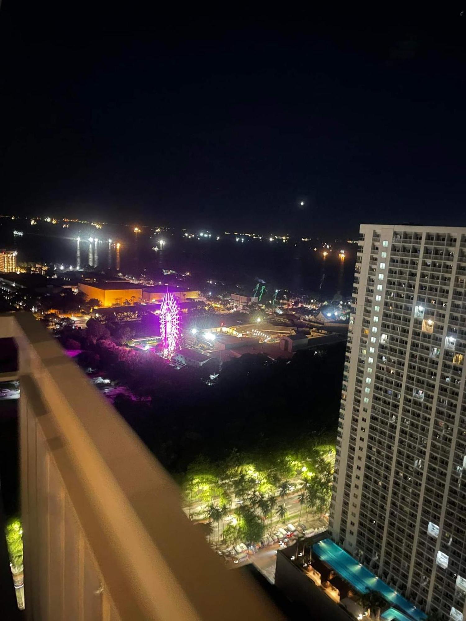 Cozy Penthouse 2Br Suite W Balcony - Amazing Manila Bay View And City Skyline Near Moa Pasay Exterior foto