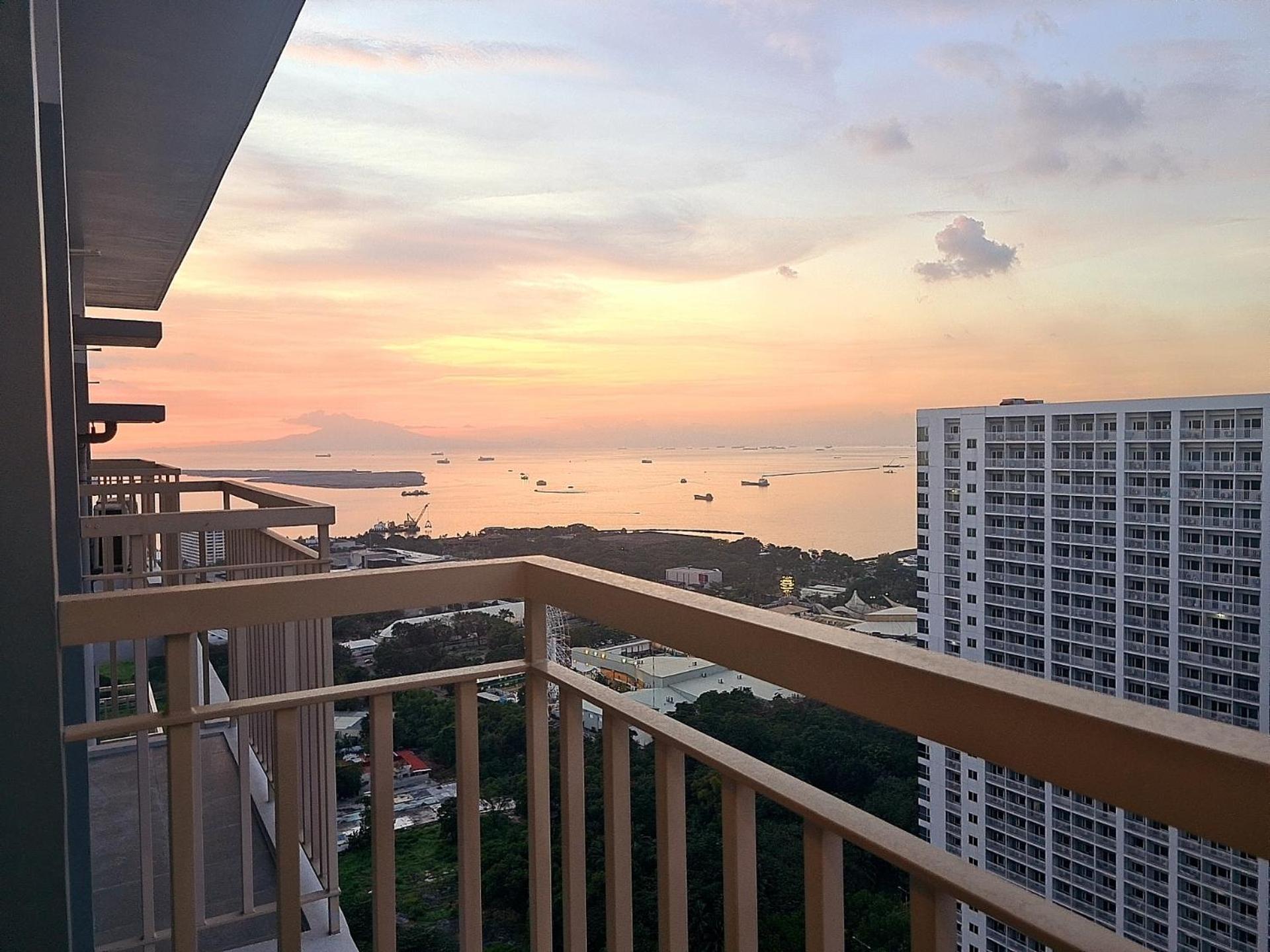 Cozy Penthouse 2Br Suite W Balcony - Amazing Manila Bay View And City Skyline Near Moa Pasay Exterior foto